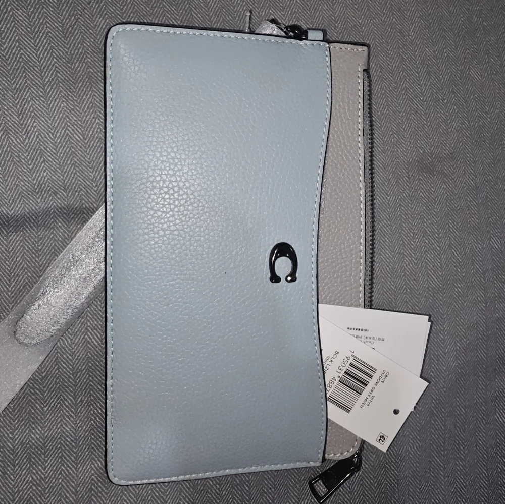 Coach wristlet - Picture 1 of 3
